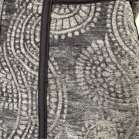 Trimdin Charcoal Velvet Jacquard Floral Print Reversible Zip Jacket Size… - Picture 6 of 7